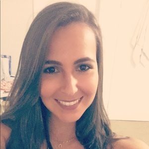 Meet your Posher, Alejandra